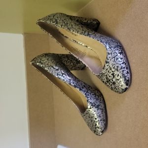 Black gold pumps size 11